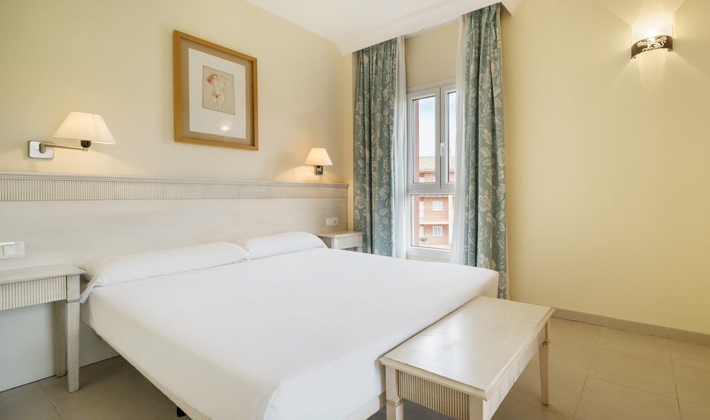 Aparthotel Ilunion Sancti Petri Ново-Санкті-Петрі Екстер'єр фото